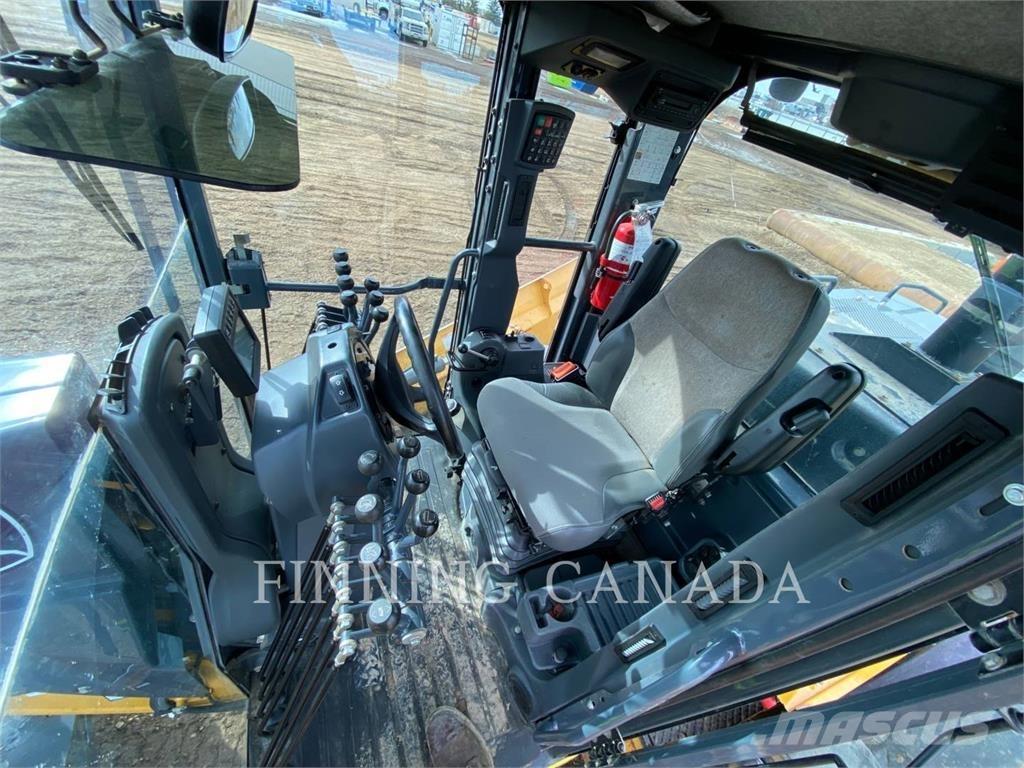 John Deere 870G معدات تمهيد الطرق