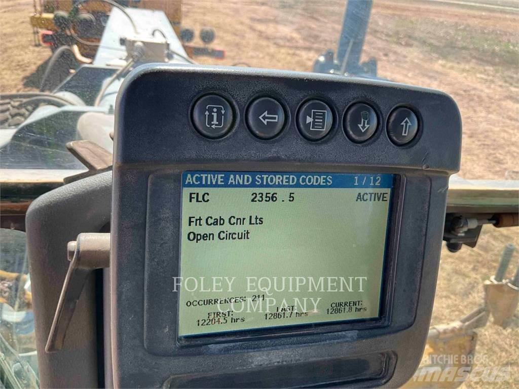 John Deere 872G معدات تمهيد الطرق