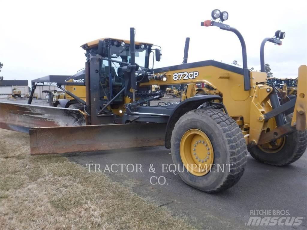John Deere 872GP معدات تمهيد الطرق