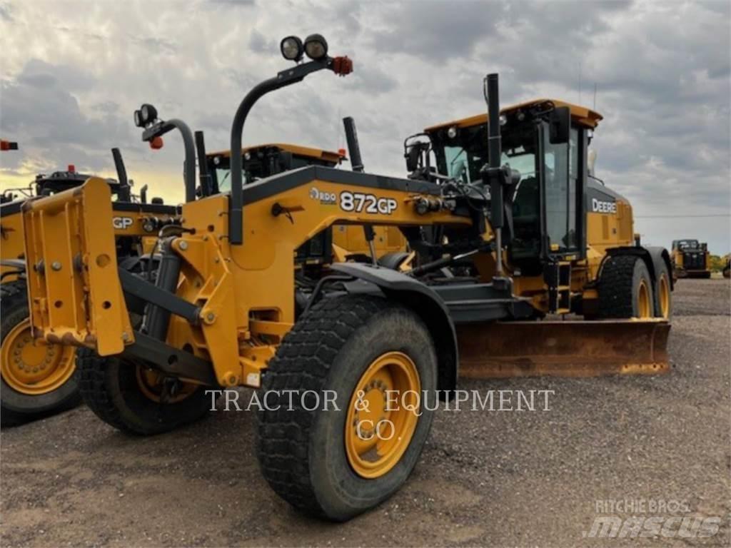 John Deere 872GP معدات تمهيد الطرق