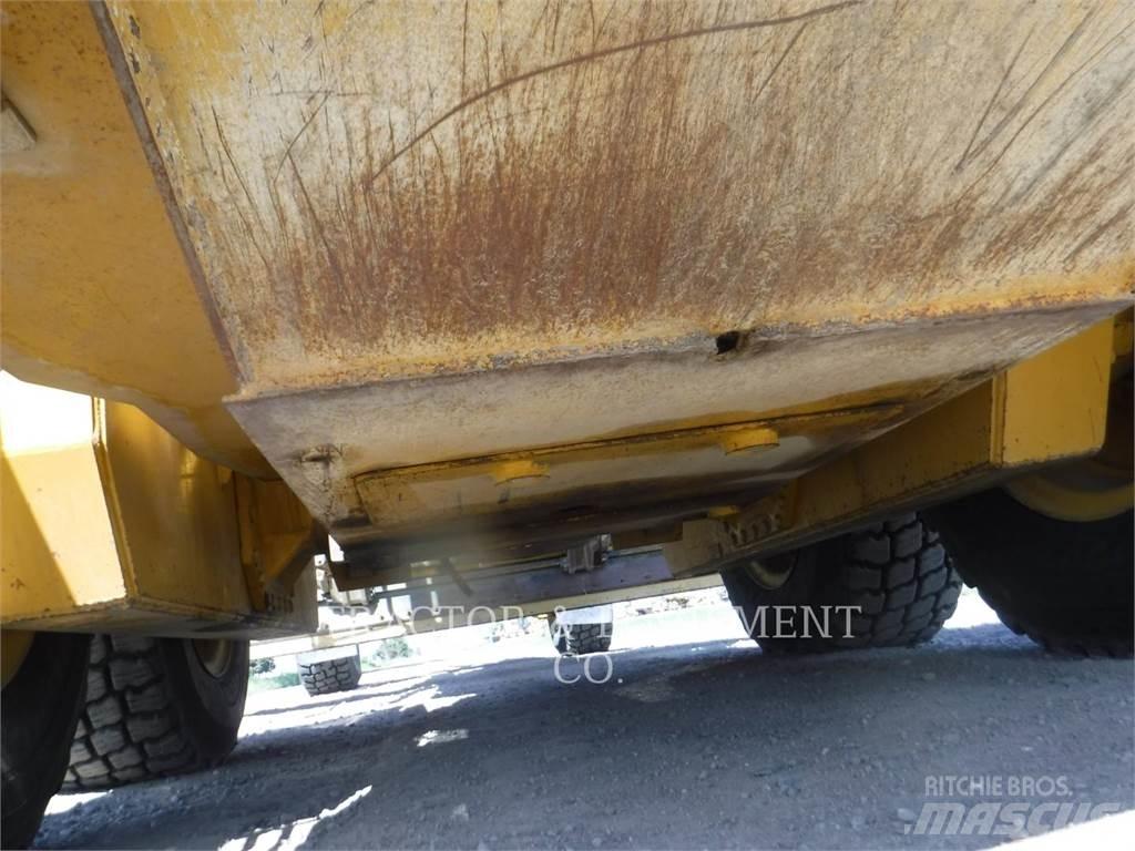 John Deere 872GP معدات تمهيد الطرق