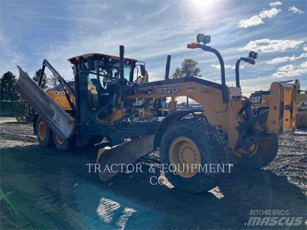 John Deere 872GP معدات تمهيد الطرق