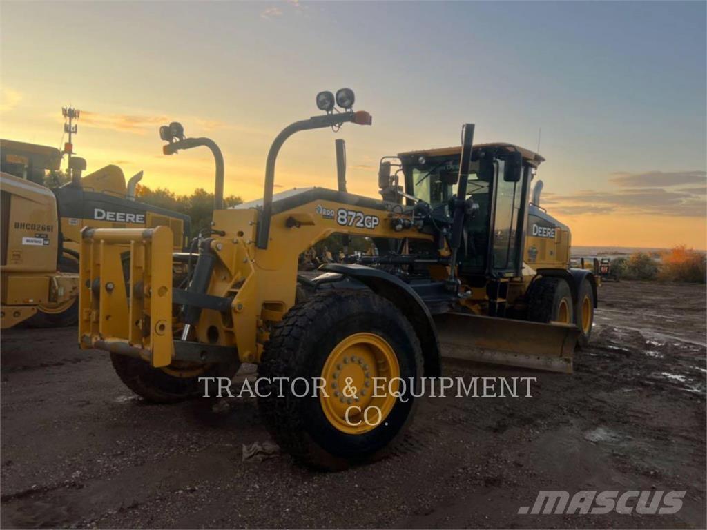 John Deere 872GP معدات تمهيد الطرق