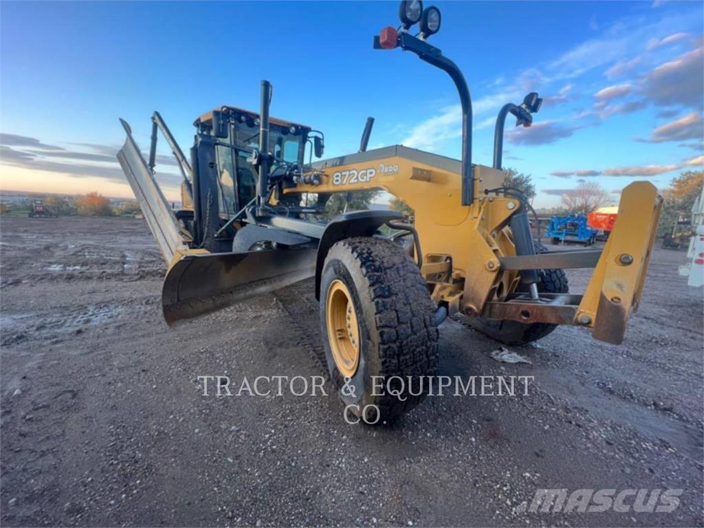 John Deere 872GP معدات تمهيد الطرق