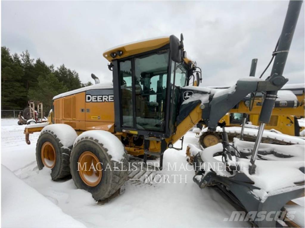 John Deere 872GP معدات تمهيد الطرق