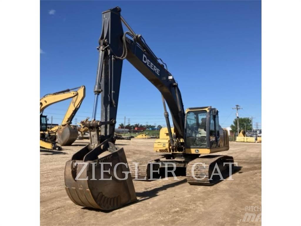 John Deere & CO. 200D حفارات زحافة