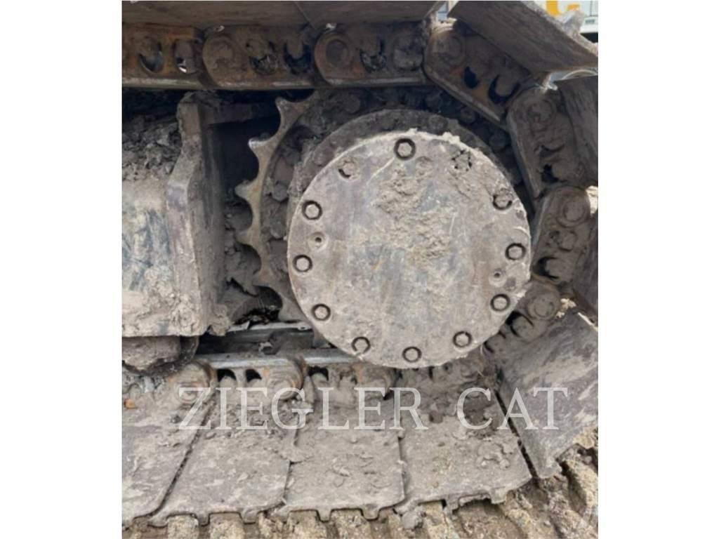 John Deere & CO. 250GLC حفارات زحافة