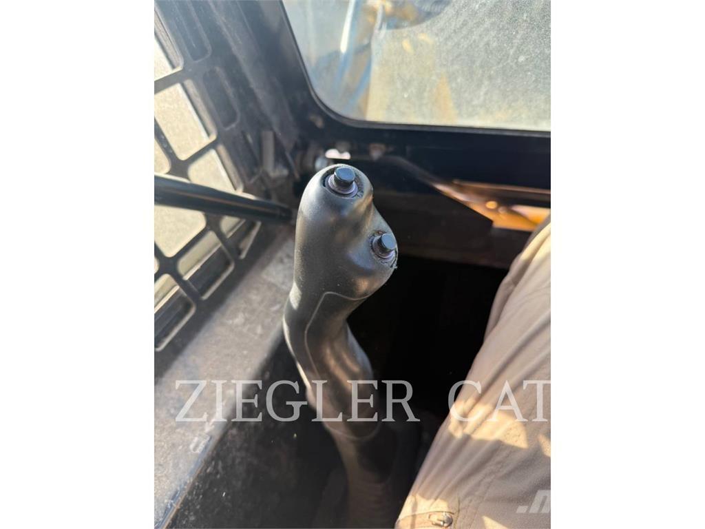 John Deere & CO. 270 لوادر انزلاقية التوجيه