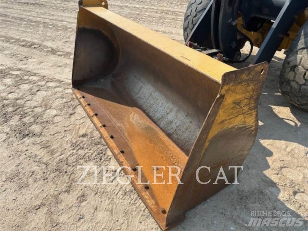 John Deere & CO. 304L لوادر بعجل