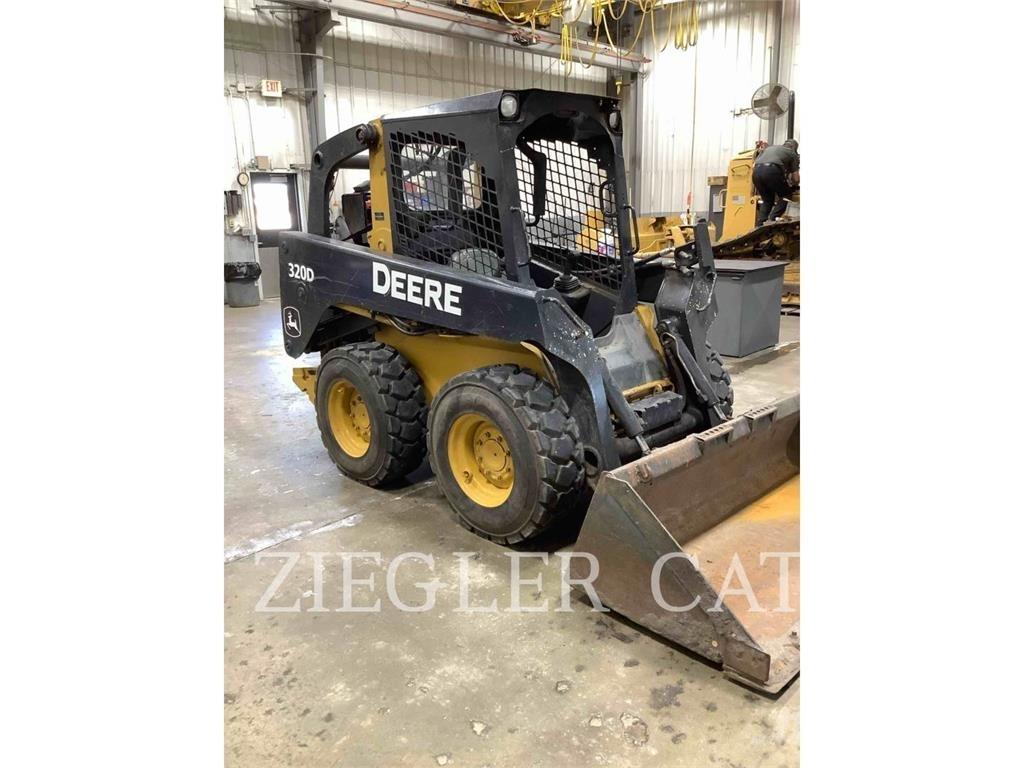John Deere & CO. 320 D لوادر انزلاقية التوجيه