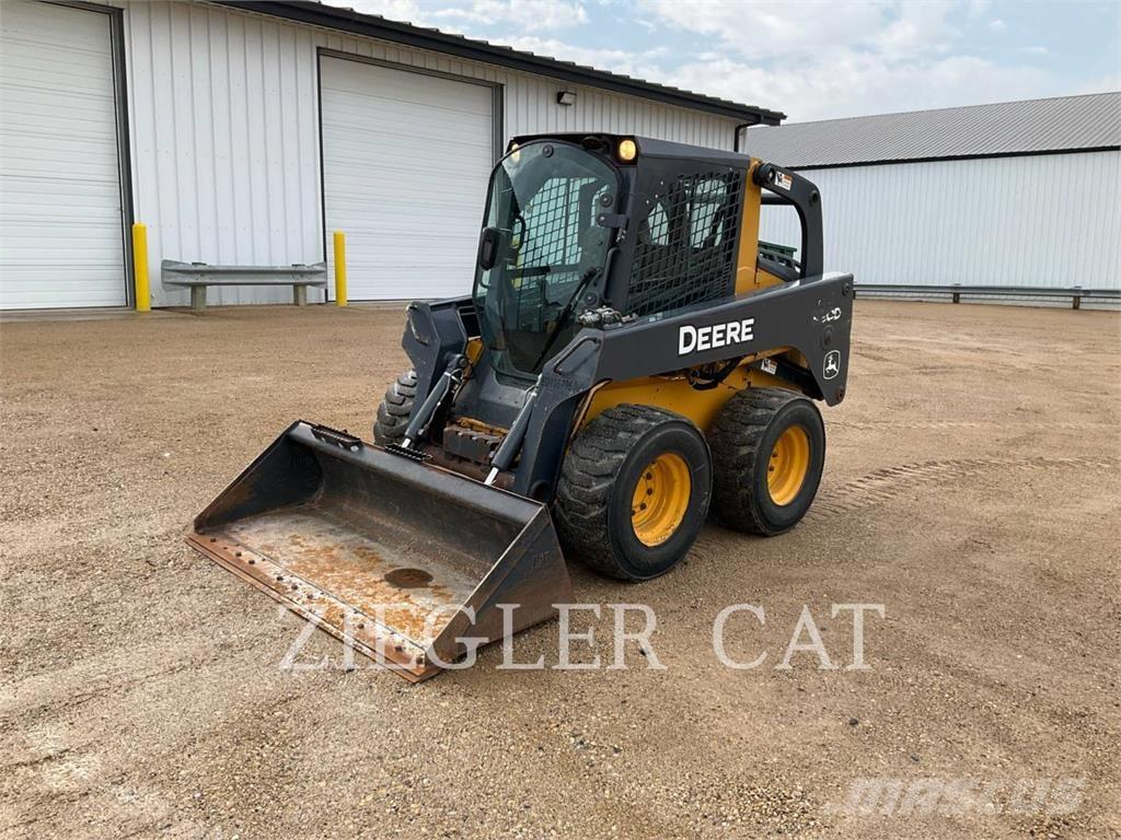 John Deere & CO. 320D لوادر انزلاقية التوجيه