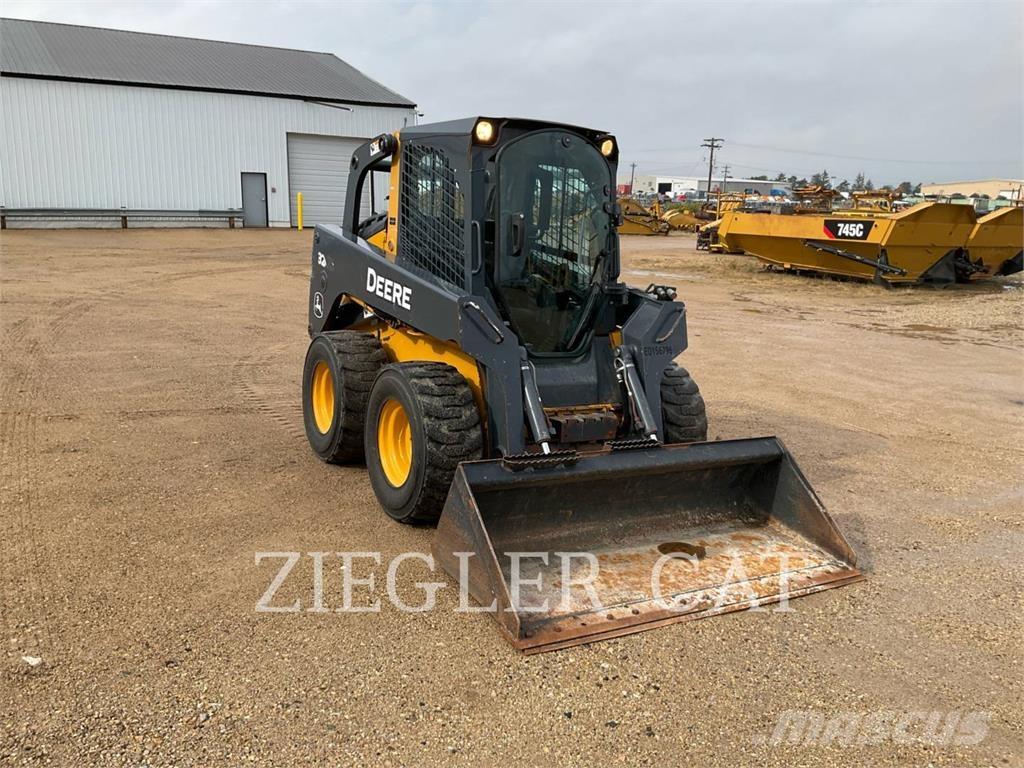 John Deere & CO. 320D لوادر انزلاقية التوجيه