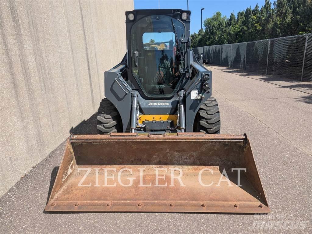 John Deere & CO. 320G لوادر انزلاقية التوجيه