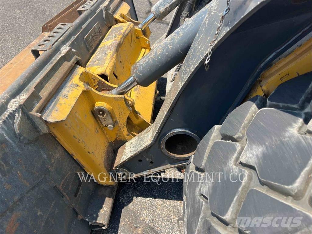 John Deere & CO. 324G لوادر انزلاقية التوجيه