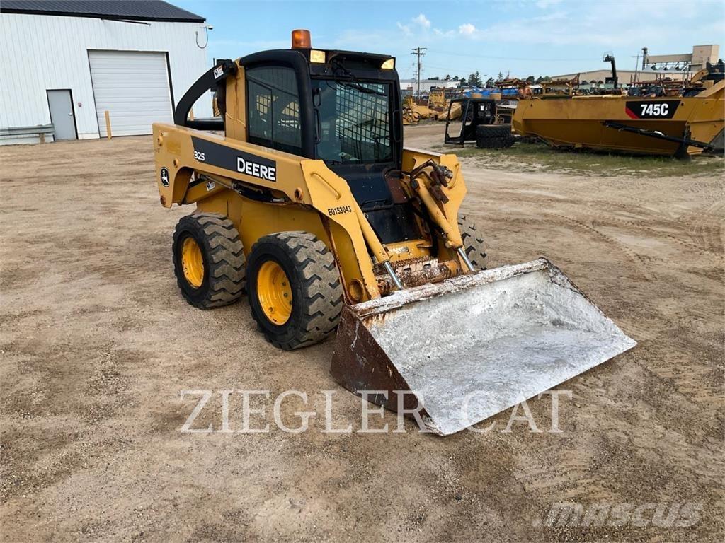 John Deere & CO. 325_AO لوادر انزلاقية التوجيه