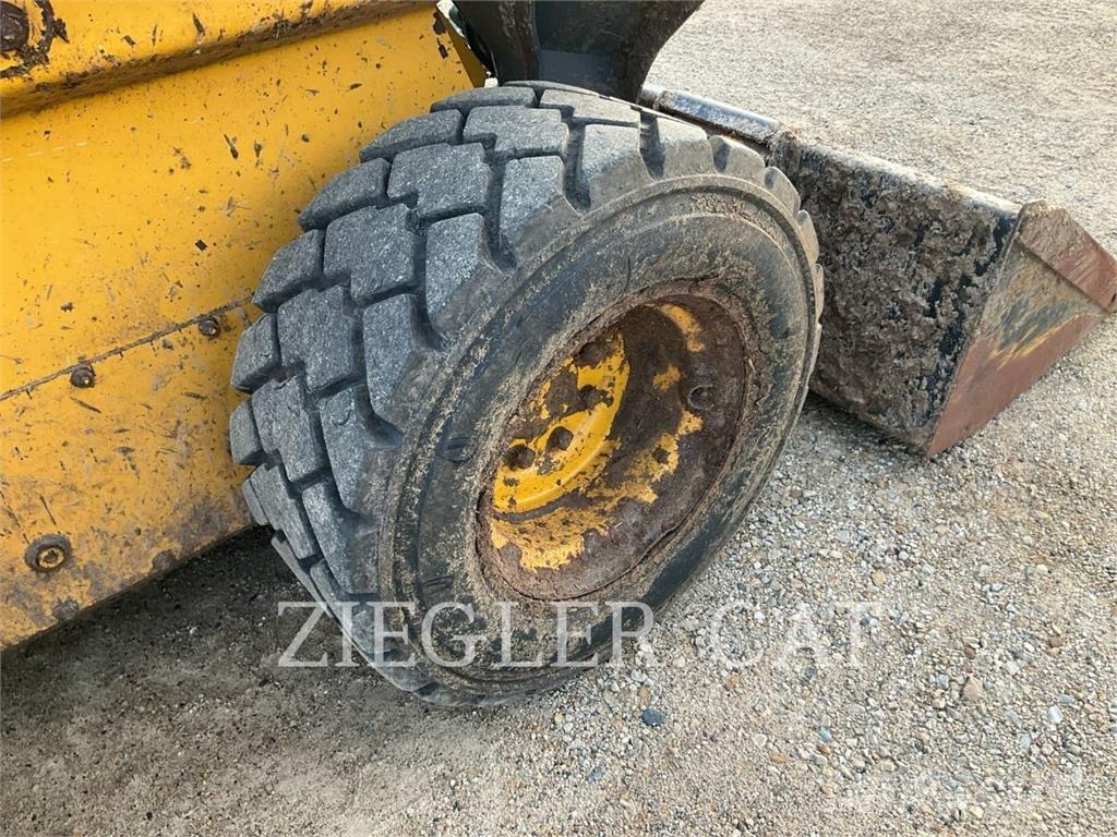 John Deere & CO. 330G لوادر زحافة
