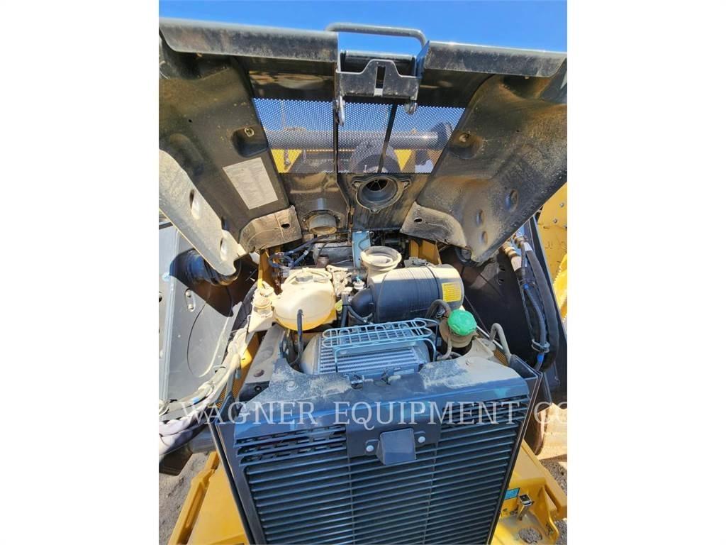 John Deere & CO. 332G لوادر انزلاقية التوجيه