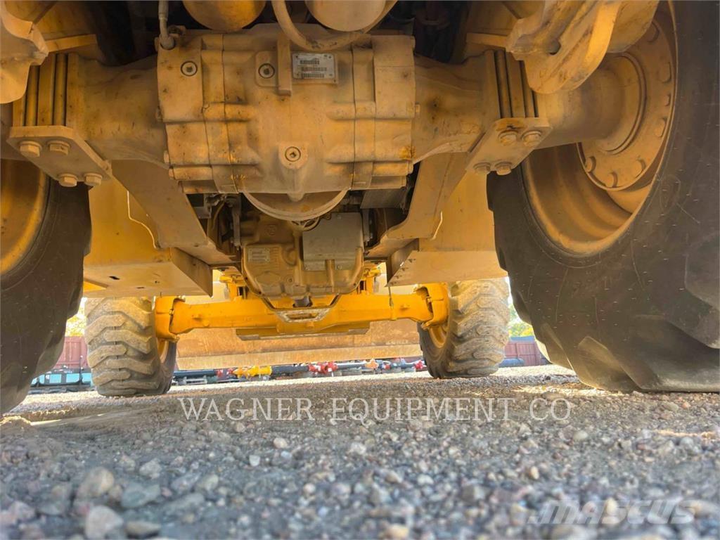 John Deere & CO. 410K TC لوادر ذات جرافات عكسية