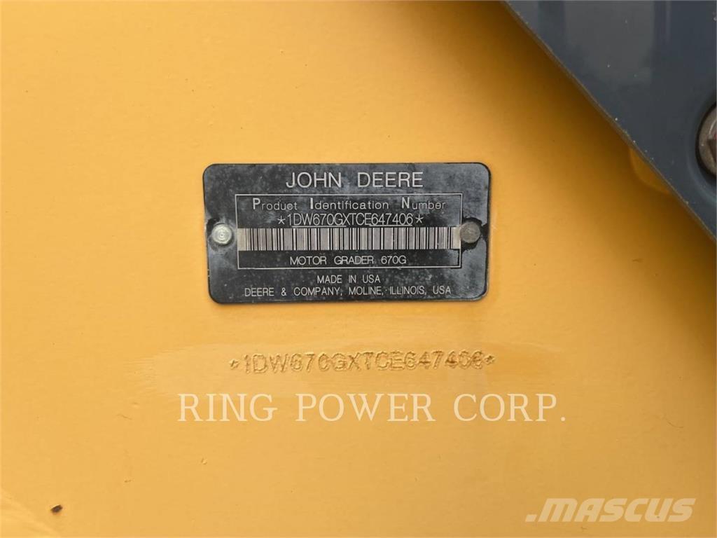John Deere & CO. 670G معدات تمهيد الطرق