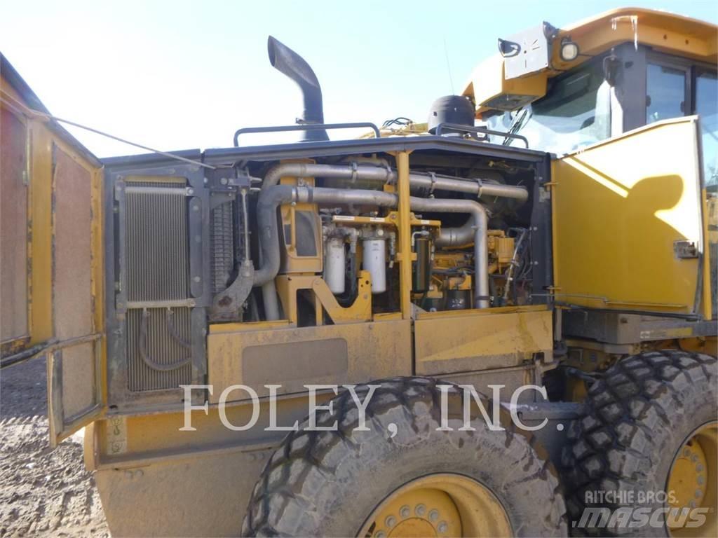 John Deere & CO. 672G معدات تمهيد الطرق