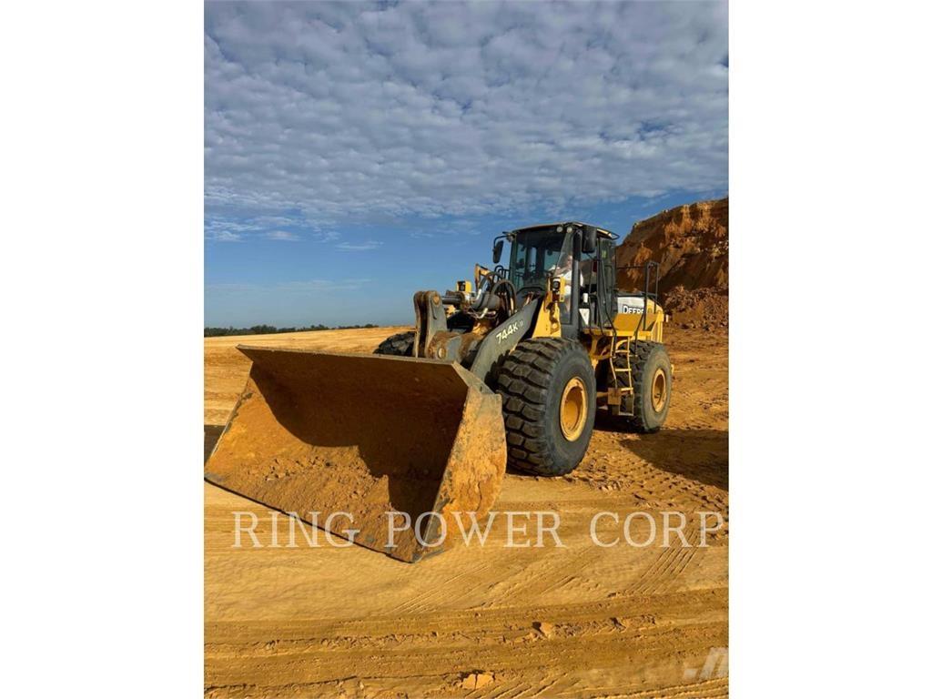 John Deere & CO. 744K لوادر بعجل
