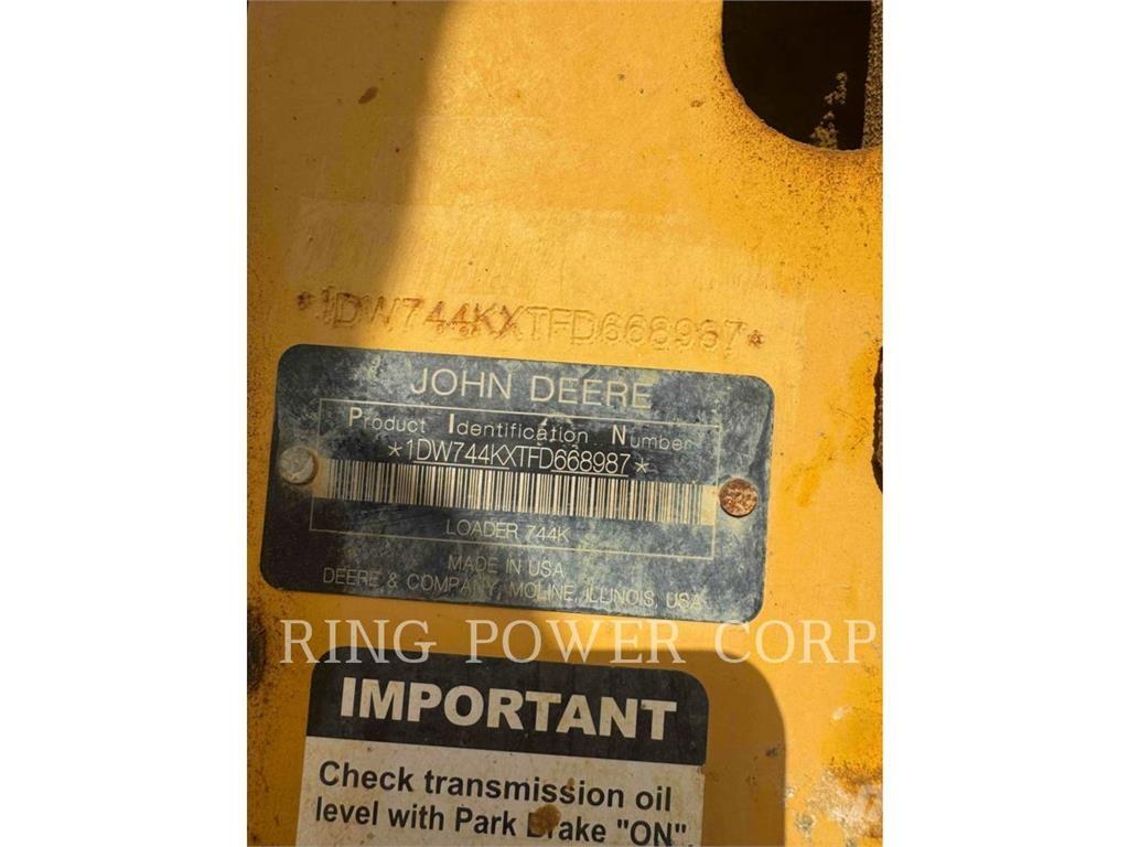 John Deere & CO. 744K لوادر بعجل