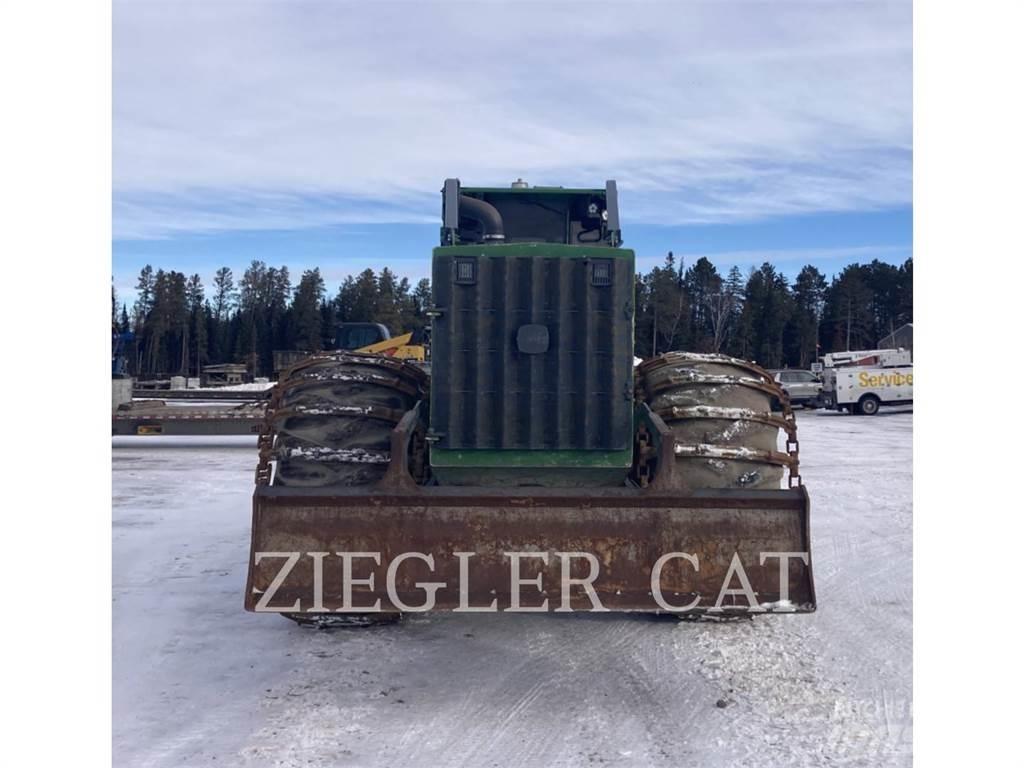 John Deere & CO. 748L جرارات التحريج