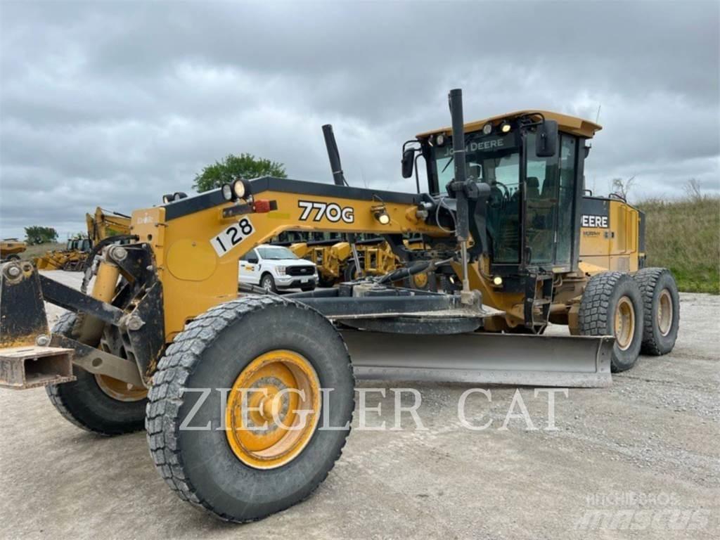John Deere & CO. 770 G معدات تمهيد الطرق