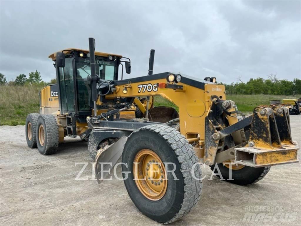 John Deere & CO. 770 G معدات تمهيد الطرق
