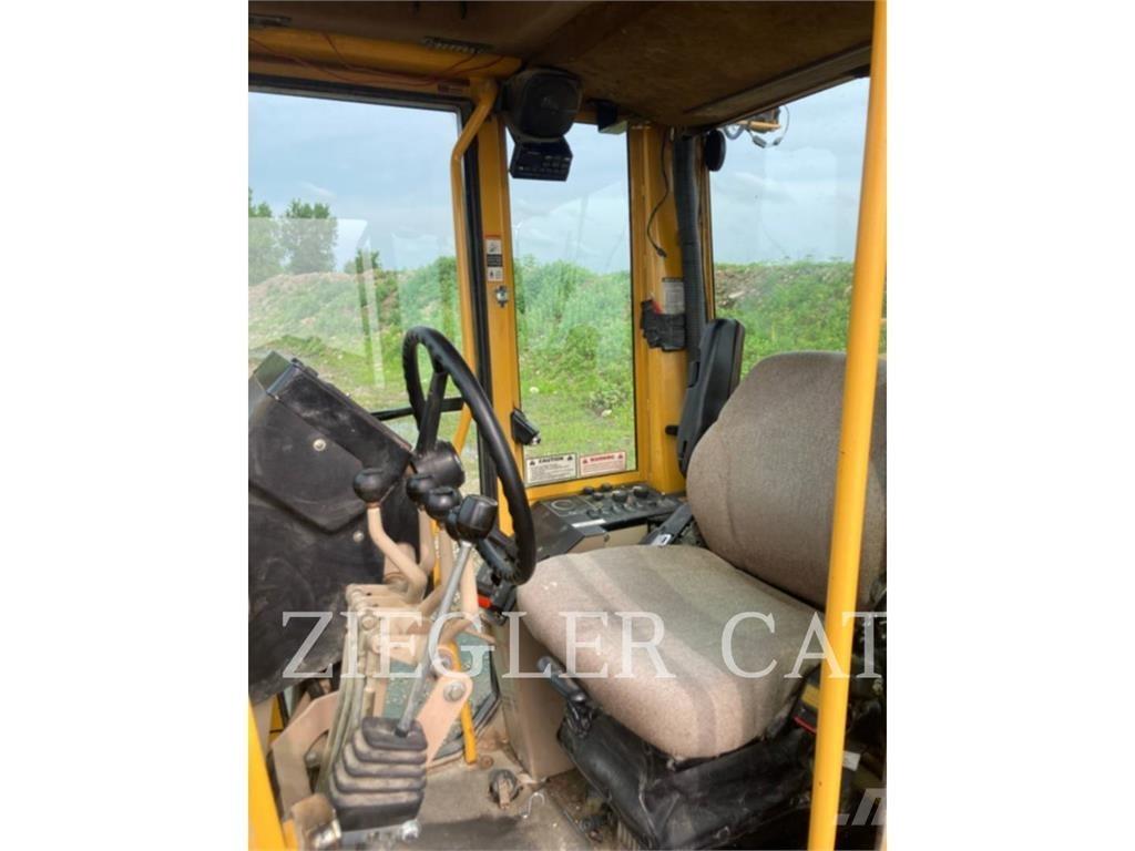 John Deere & CO. 770CH معدات تمهيد الطرق