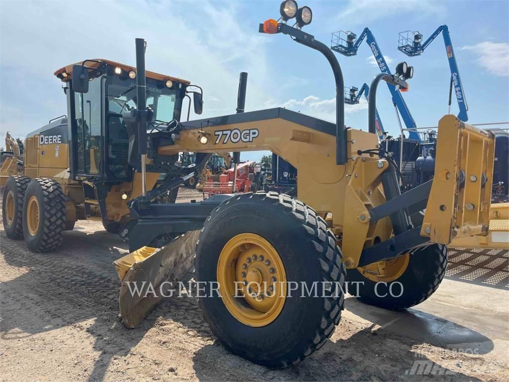 John Deere & CO. 770GP معدات تمهيد الطرق