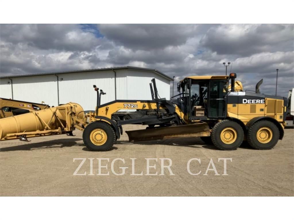 John Deere & CO. 772 G معدات تمهيد الطرق