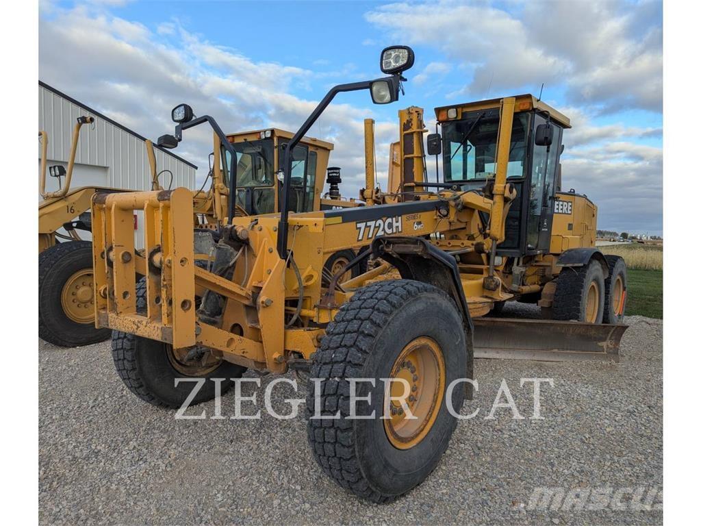 John Deere & CO. 772CH معدات تمهيد الطرق