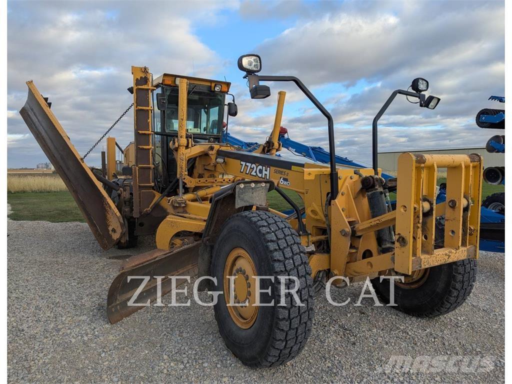 John Deere & CO. 772CH معدات تمهيد الطرق