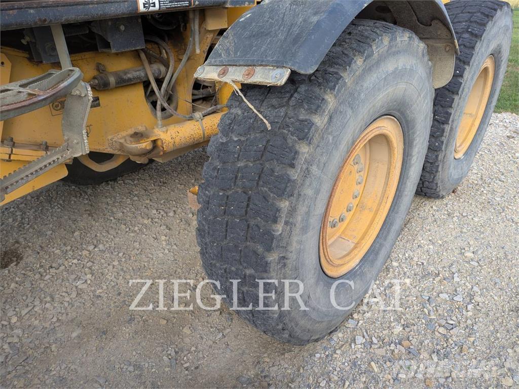 John Deere & CO. 772CH معدات تمهيد الطرق