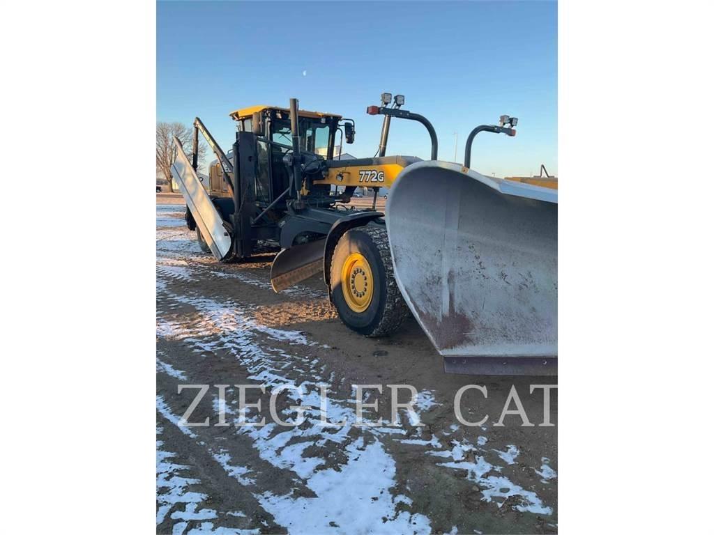John Deere & CO. 772G معدات تمهيد الطرق