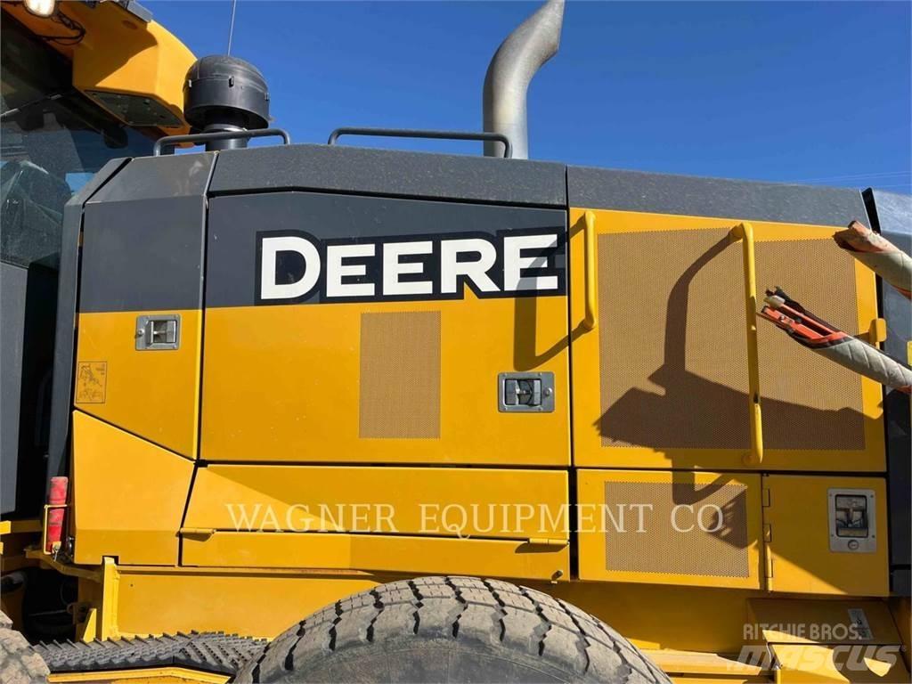 John Deere & CO. 772G معدات تمهيد الطرق