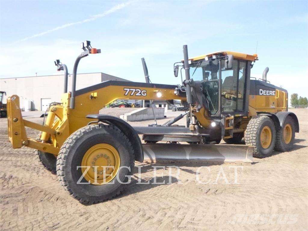 John Deere & CO. 772G معدات تمهيد الطرق