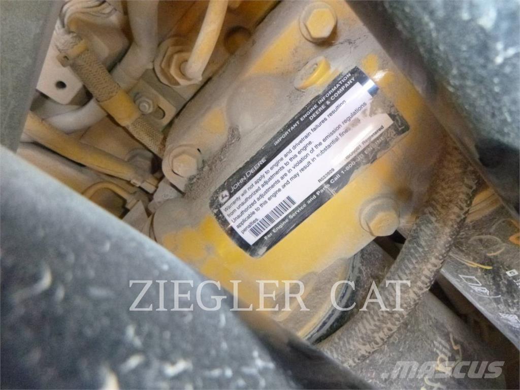John Deere & CO. 772G معدات تمهيد الطرق