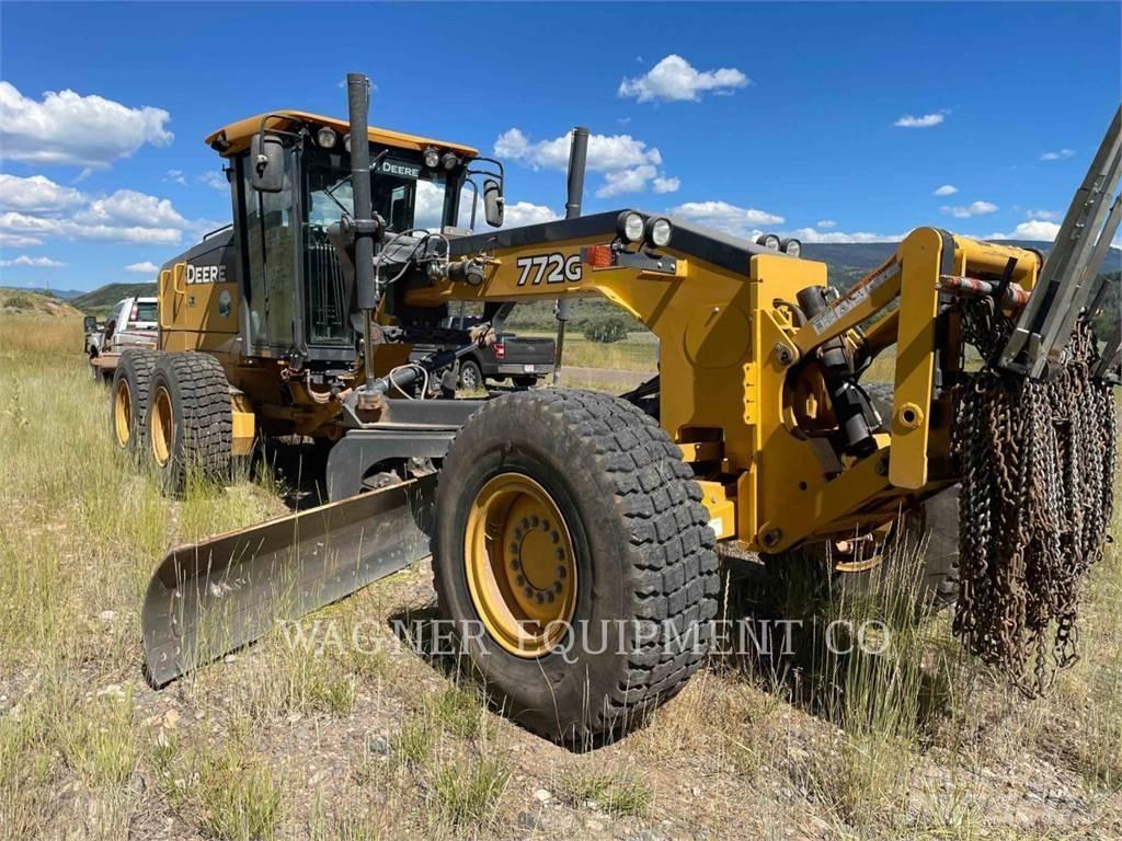 John Deere & CO. 772G AWD معدات تمهيد الطرق