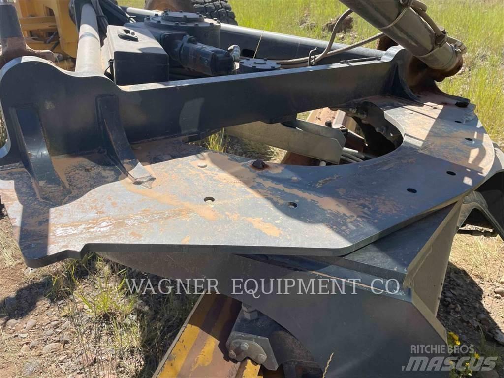 John Deere & CO. 772G AWD معدات تمهيد الطرق