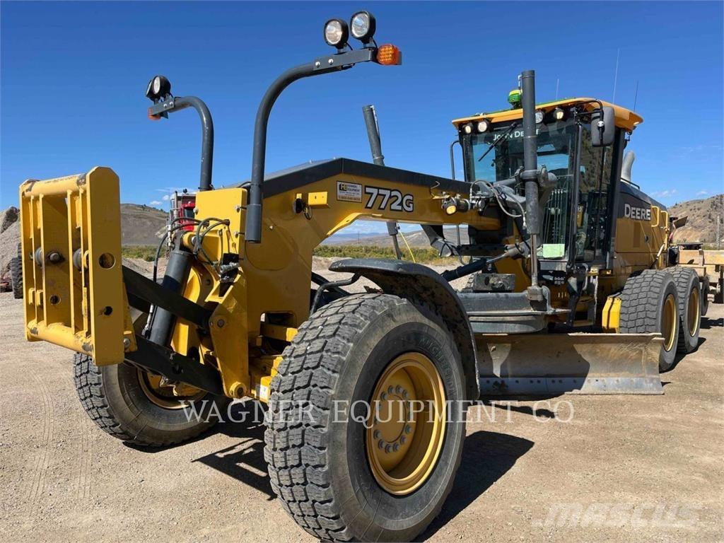 John Deere & CO. 772G AWD معدات تمهيد الطرق