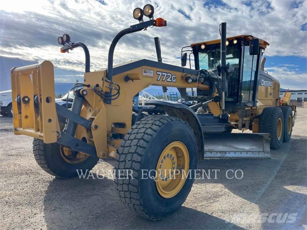 John Deere & CO. 772G AWD معدات تمهيد الطرق