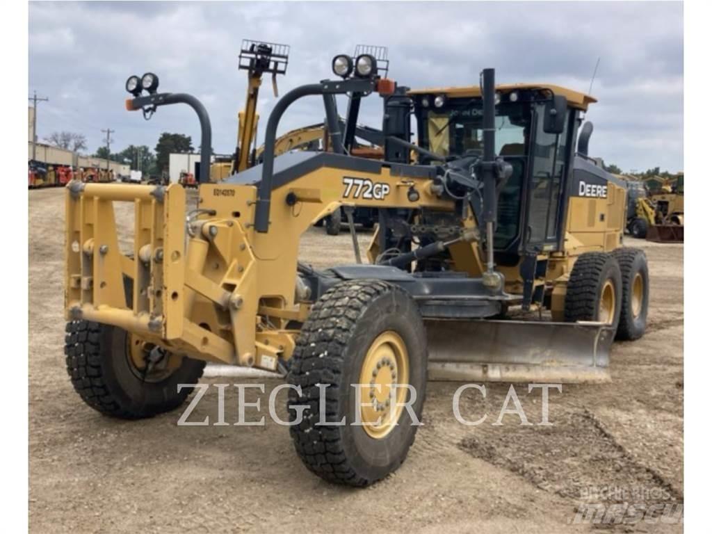 John Deere & CO. 772GP معدات تمهيد الطرق