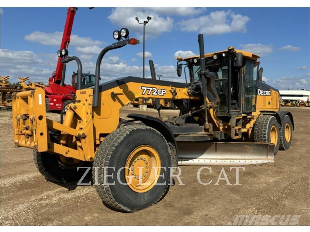John Deere & CO. 772GP معدات تمهيد الطرق