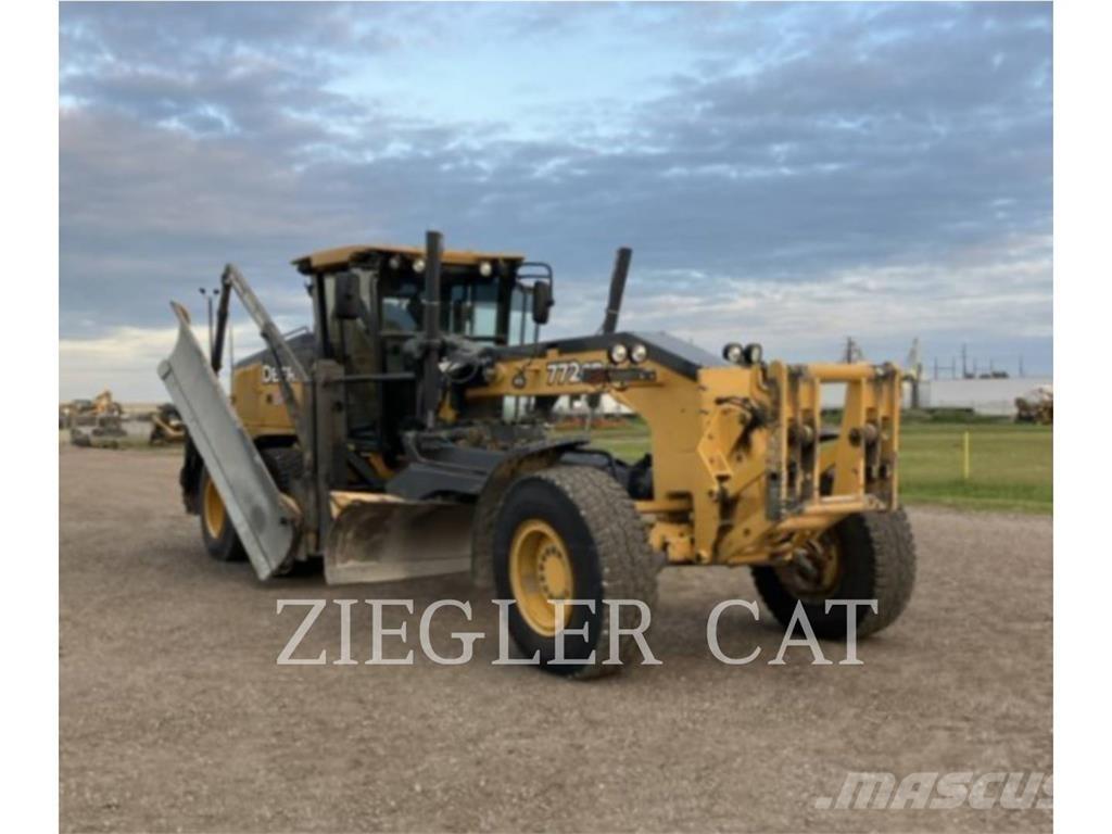 John Deere & CO. 772GP معدات تمهيد الطرق