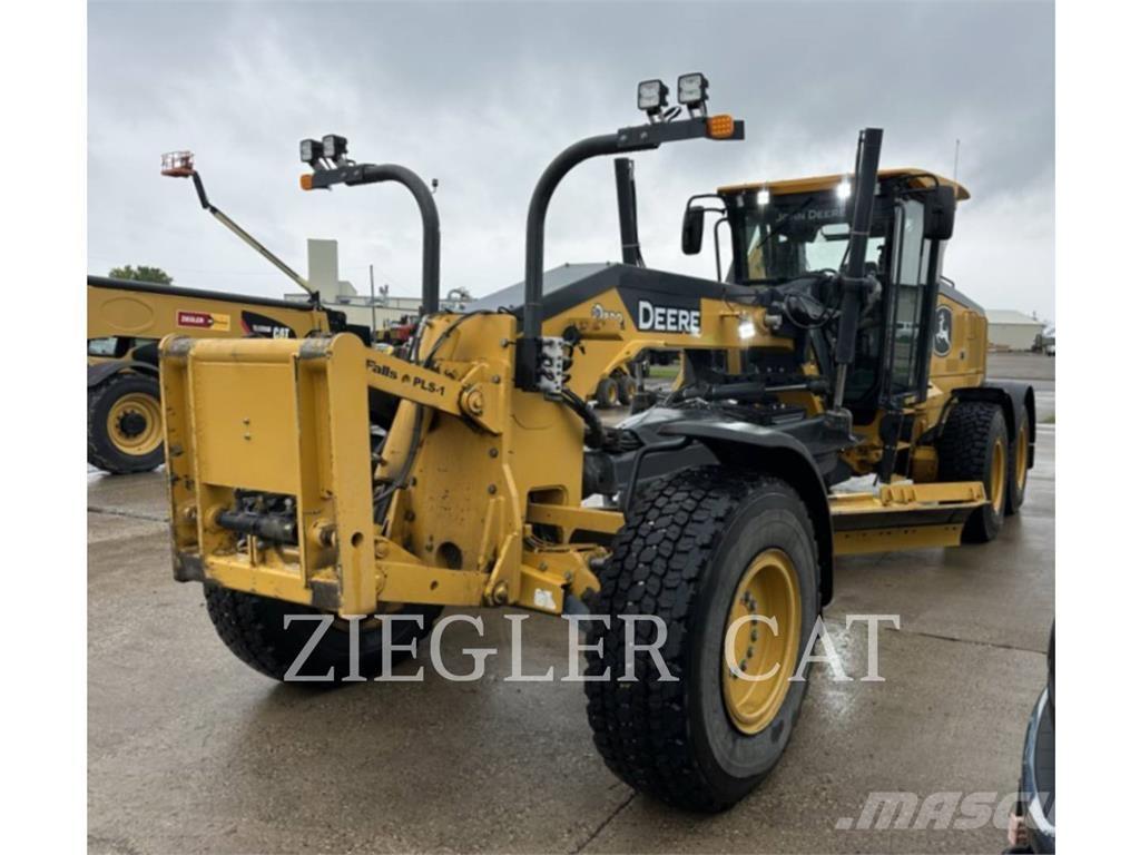 John Deere & CO. 872GP معدات تمهيد الطرق