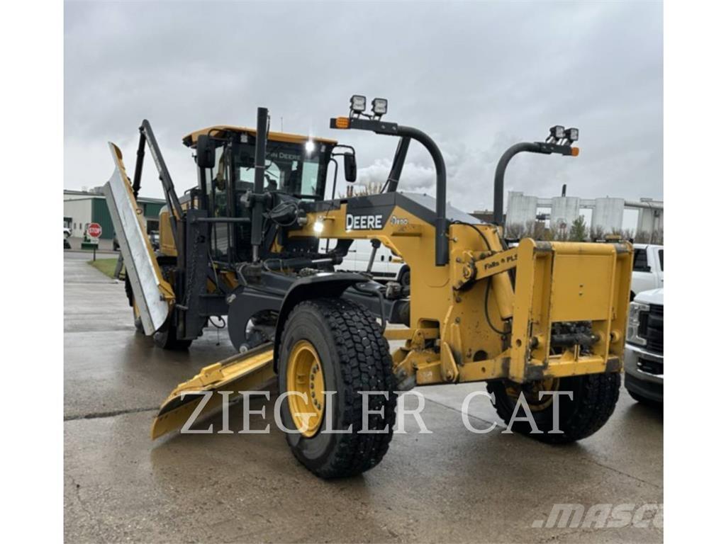 John Deere & CO. 872GP معدات تمهيد الطرق