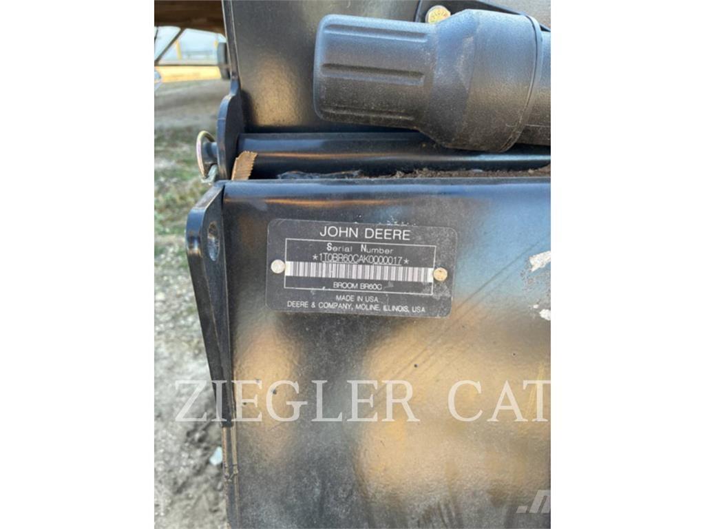 John Deere & CO. BR60C رافعات سلة مفصلية