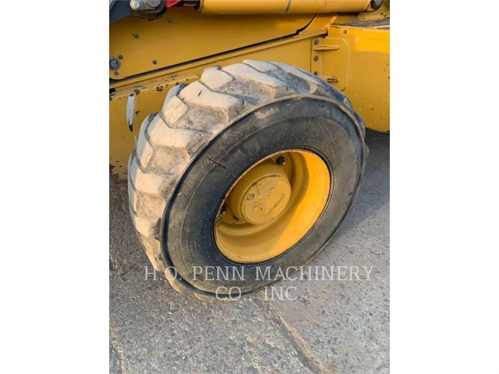 John Deere JD710D لوادر ذات جرافات عكسية
